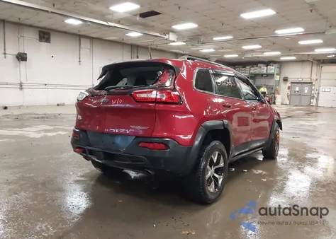 2017 Jeep Cherokee Trailhawk 4X4 from USA, damaged, VIN 1C4PJMBSXHW632644